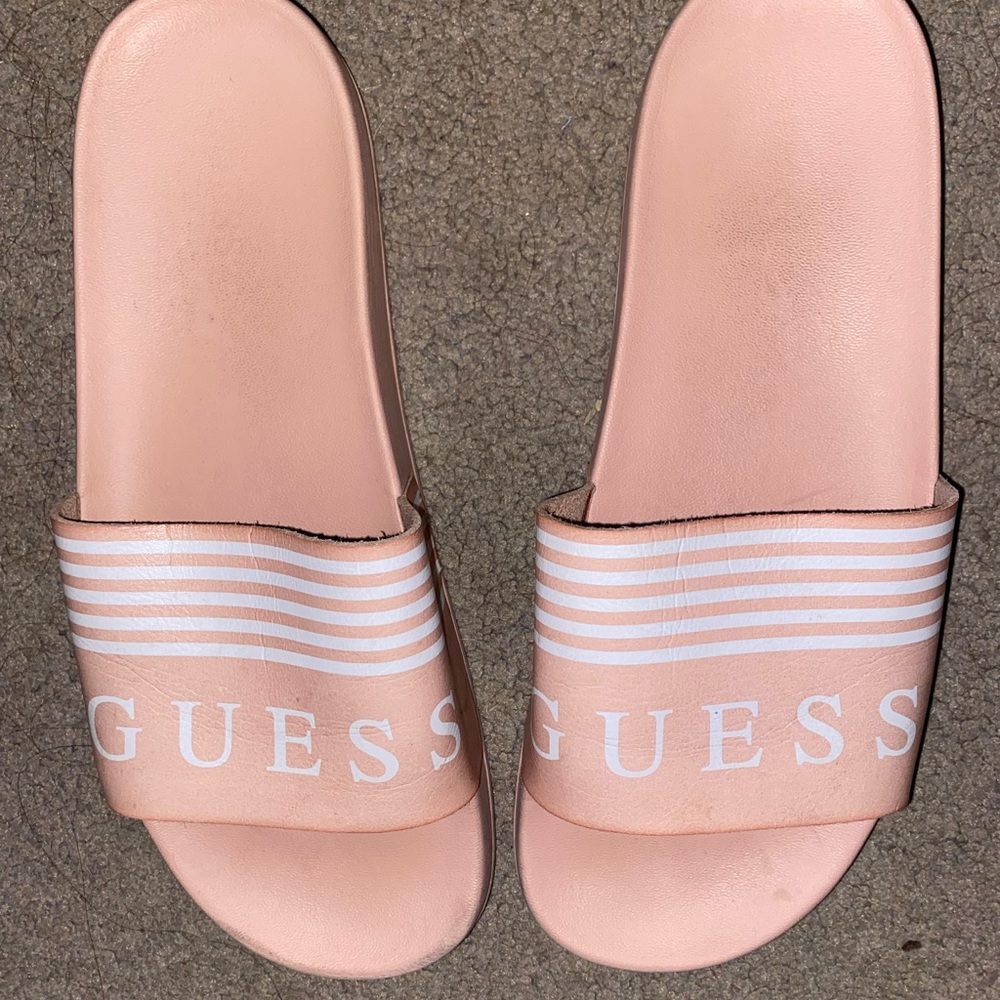 GUESS Flip Flops